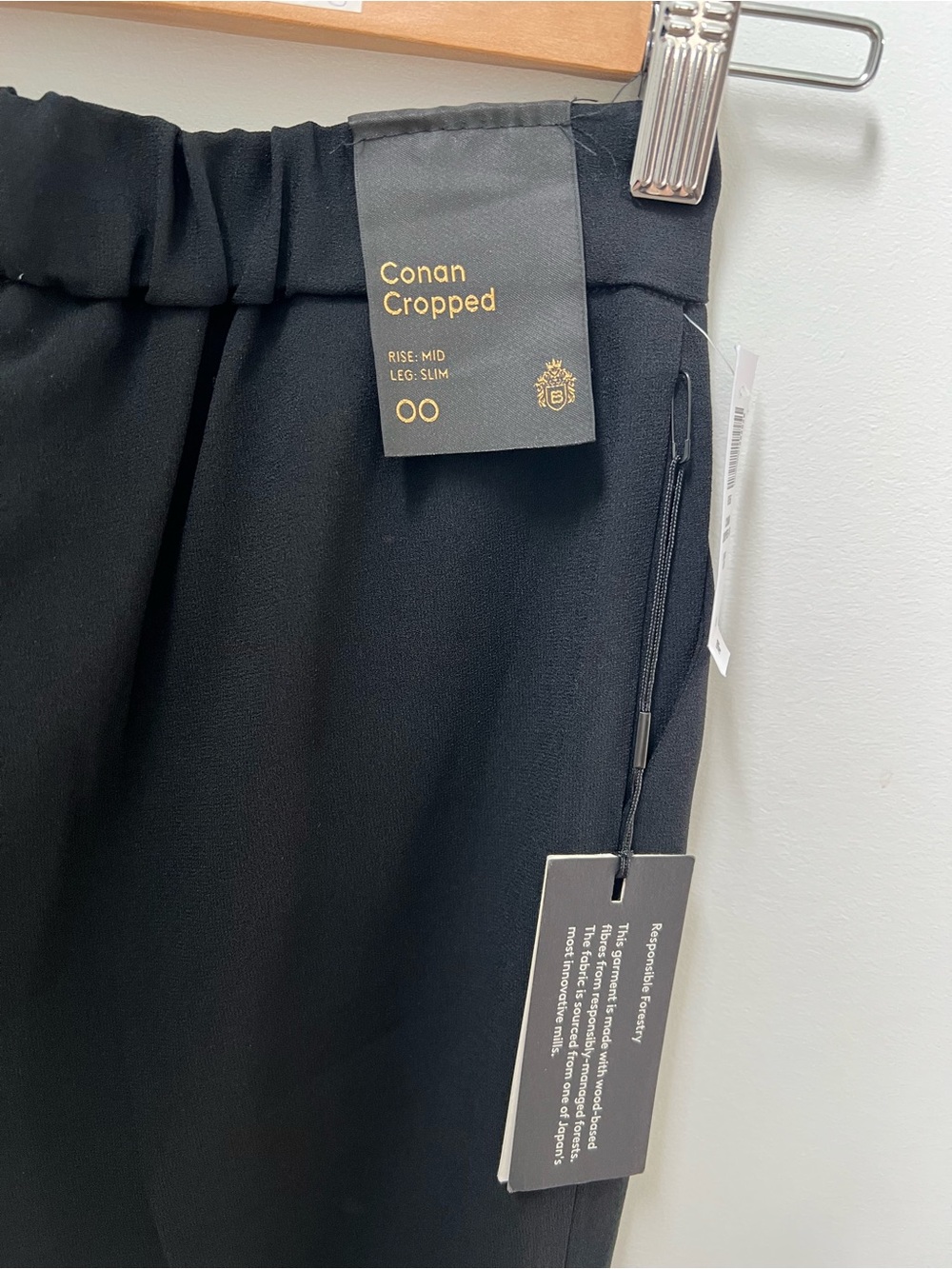 Aritzia Conan Cropped Pants — Black